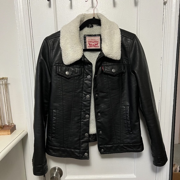Levi’s Women’s Faux Leather Sherpa Lined Trucker Jacket In Black Cream - Medium - Picture 2 of 5